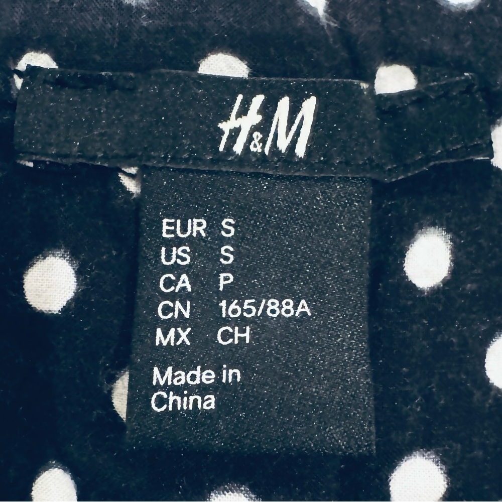 ✨ H&M Black & White Polka Dot Blouse (Size S) ✨ - Picture 9 of 11
